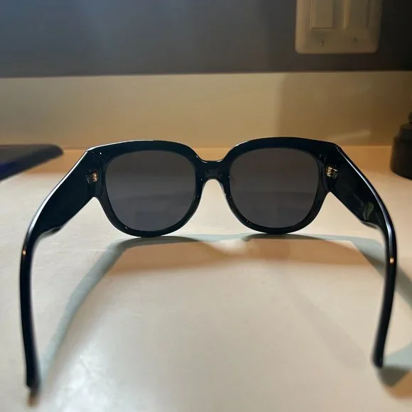 Designer Sunglasses - Picture 4 of 8